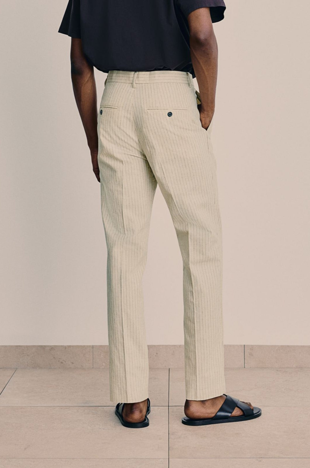 Pantalon chino slim, spacieux et élégant